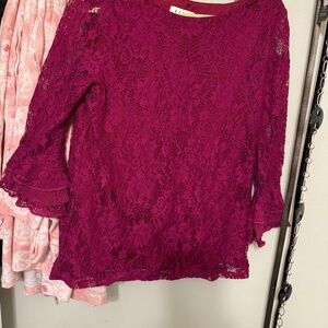 Elle, Gorgeous lace top, with lace small bell sleeves, Size XL